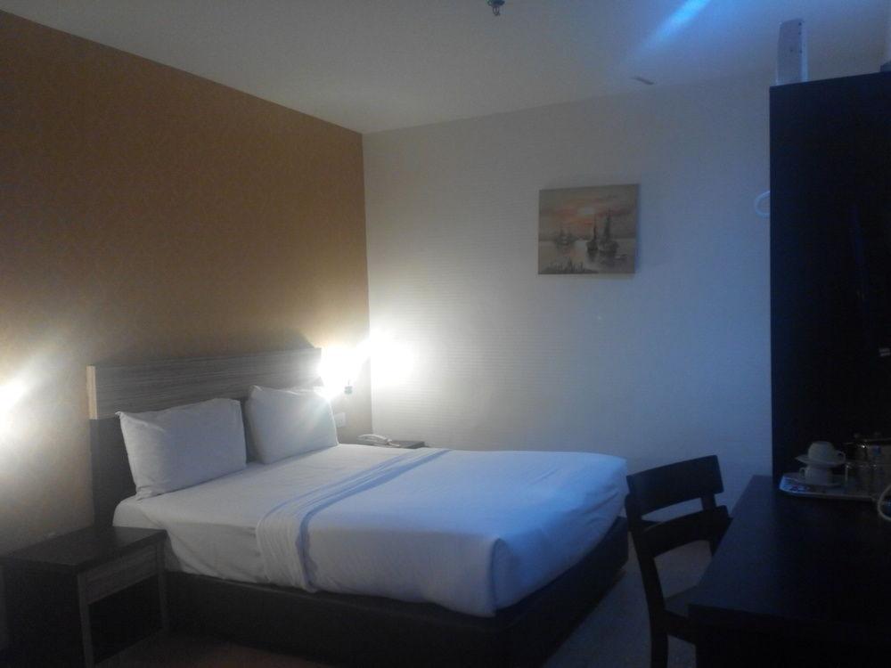 7 Heaven Boutique Hotel Pasir Gudang Eksteriør billede